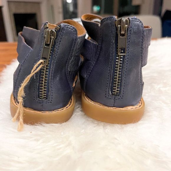 ๐ Born โข Womenโs Iwa Woven Leather Sandals in Blue Size 8 - Picture 4 of 10